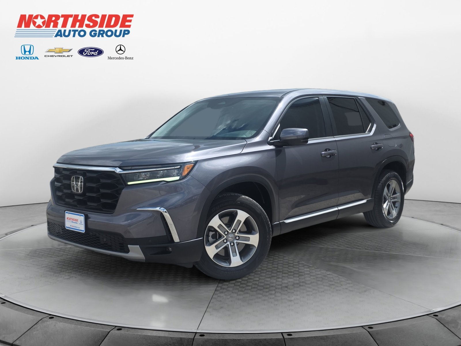 Used 2024 Modern Steel Metallic Honda EX-L 8 Passenger image 3