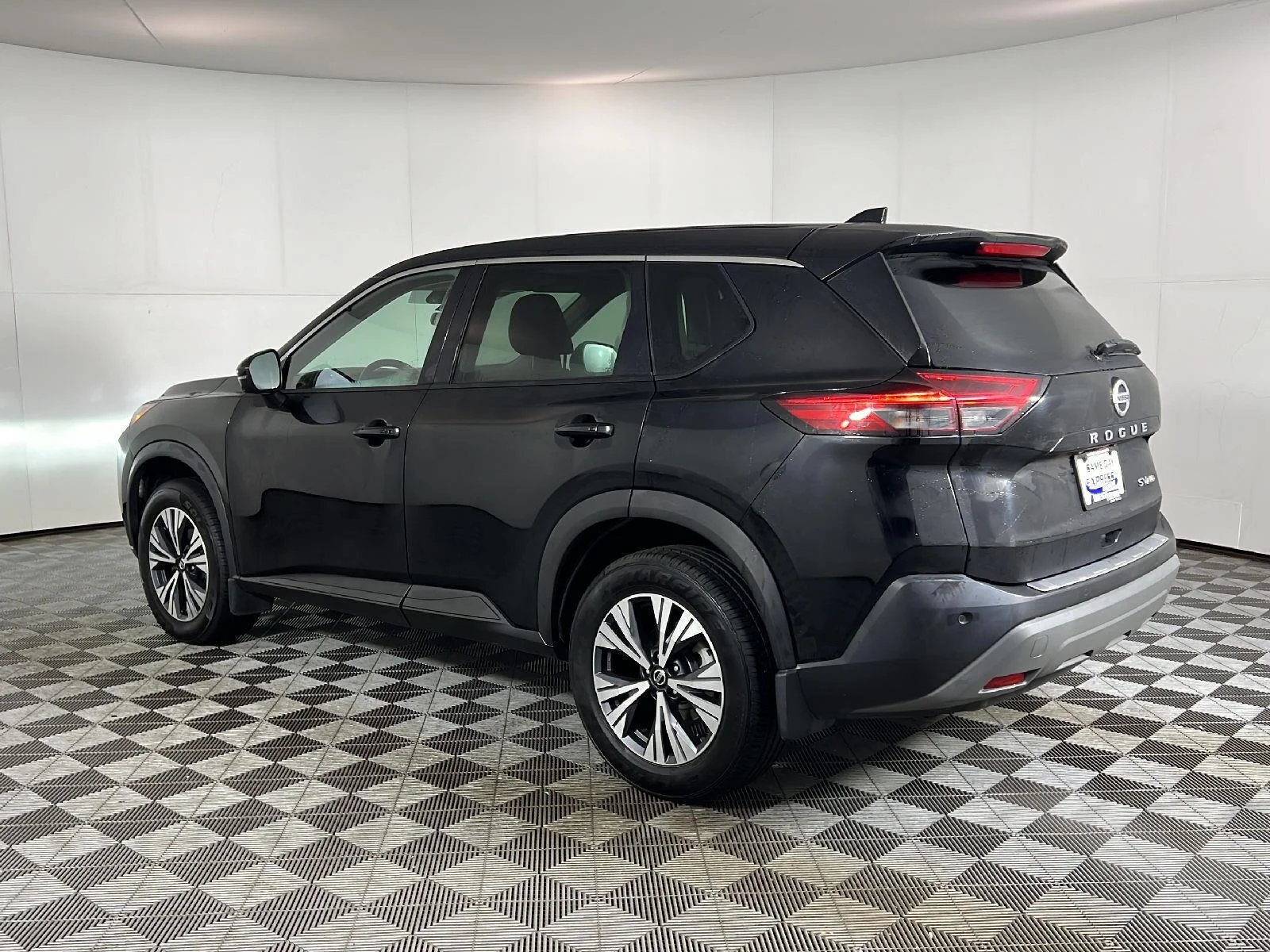Used 2021 Super Black Nissan SV image 9