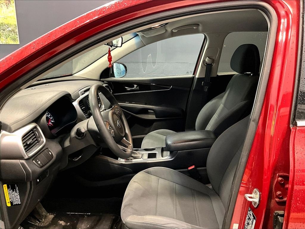 Used 2017 Red Kia LX image 7