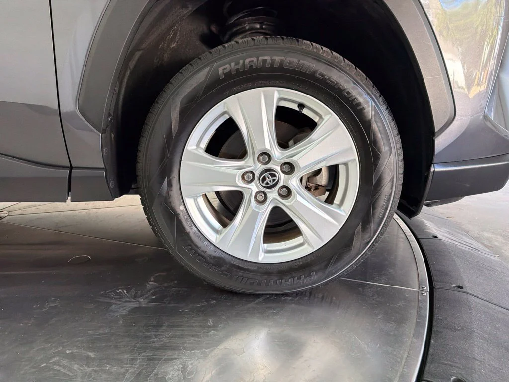 Used 2021 Gray Toyota XLE image 9