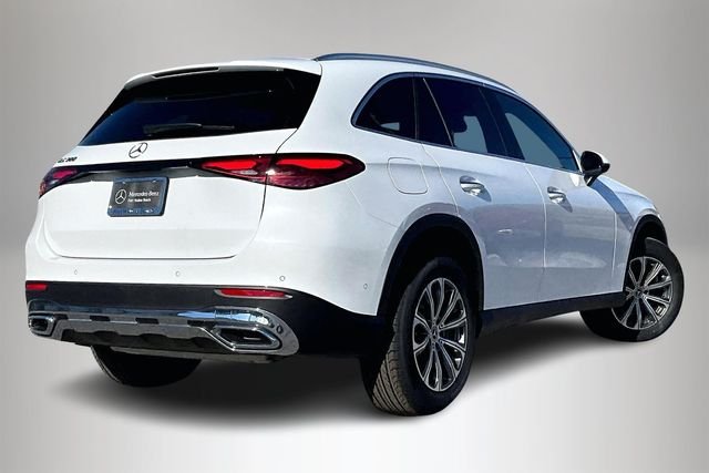 New 2026 MANUFAKTUR Moonlight White Metallic Mercedes-Benz GLC 300 image 21