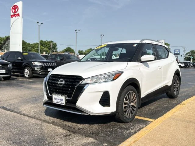 Used 2023 White Nissan SV image 5