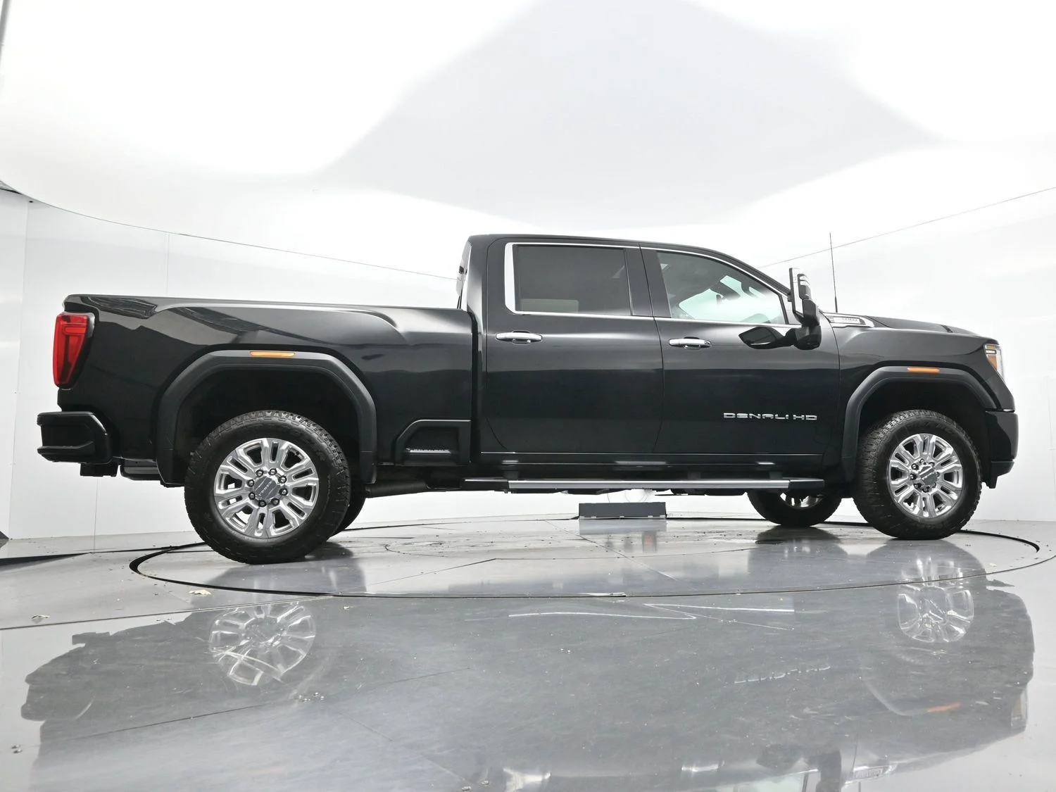 Used 2020 Onyx Black GMC Denali image 52