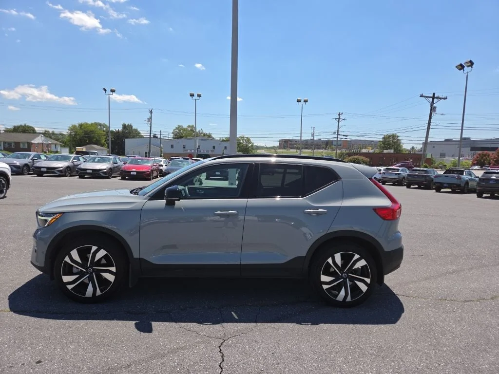 Used 2024 Gray Volvo Ultimate image 4