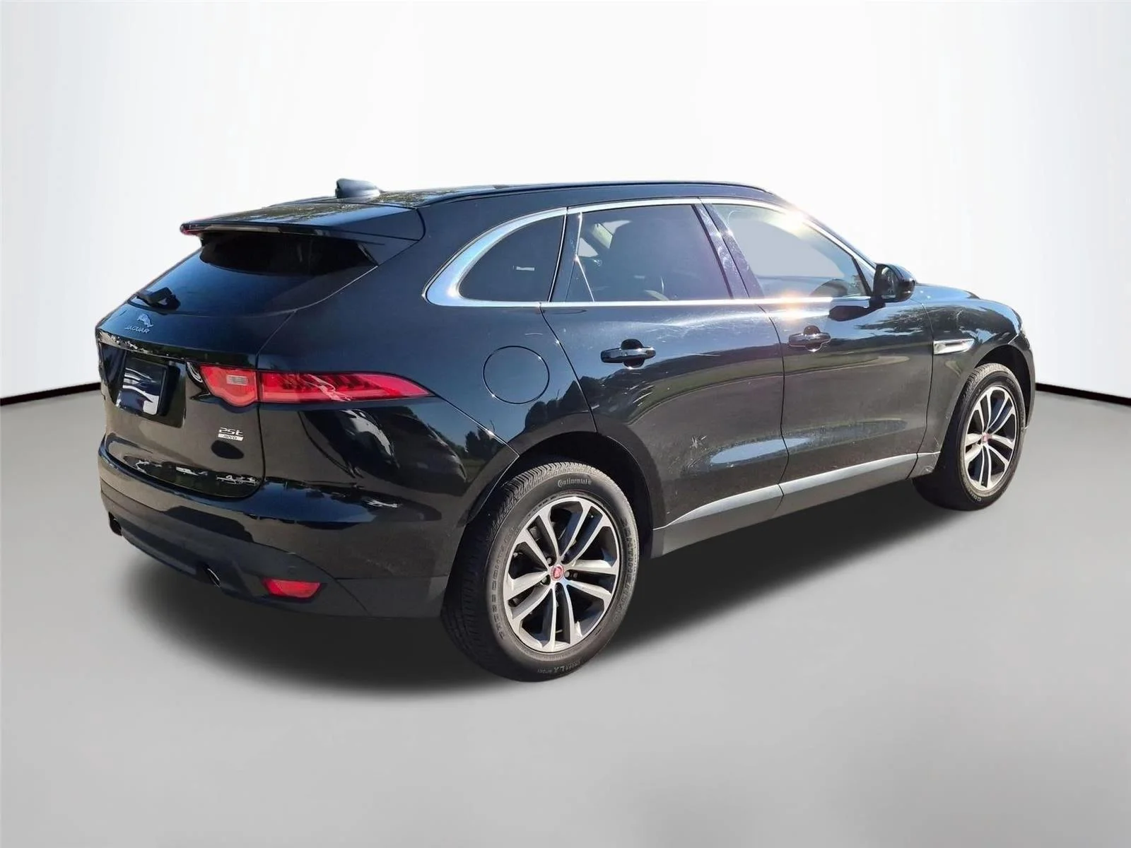 Used 2020 Narvik Black Jaguar 25t Premium image 5