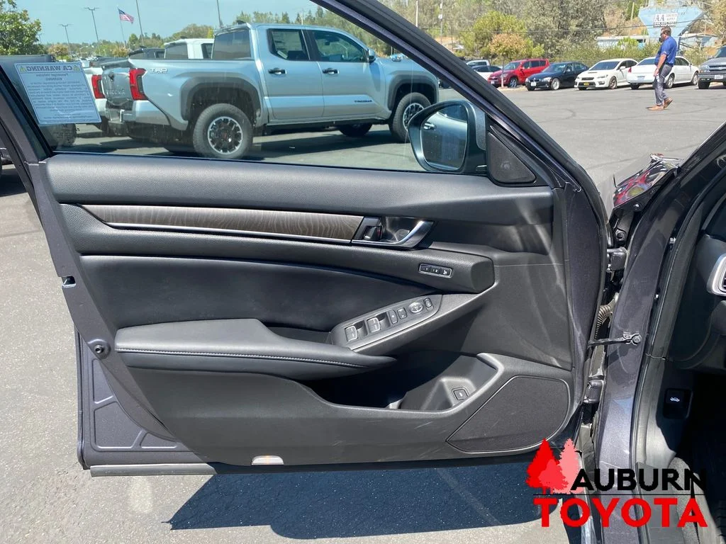 Used 2022  Honda Touring image 9