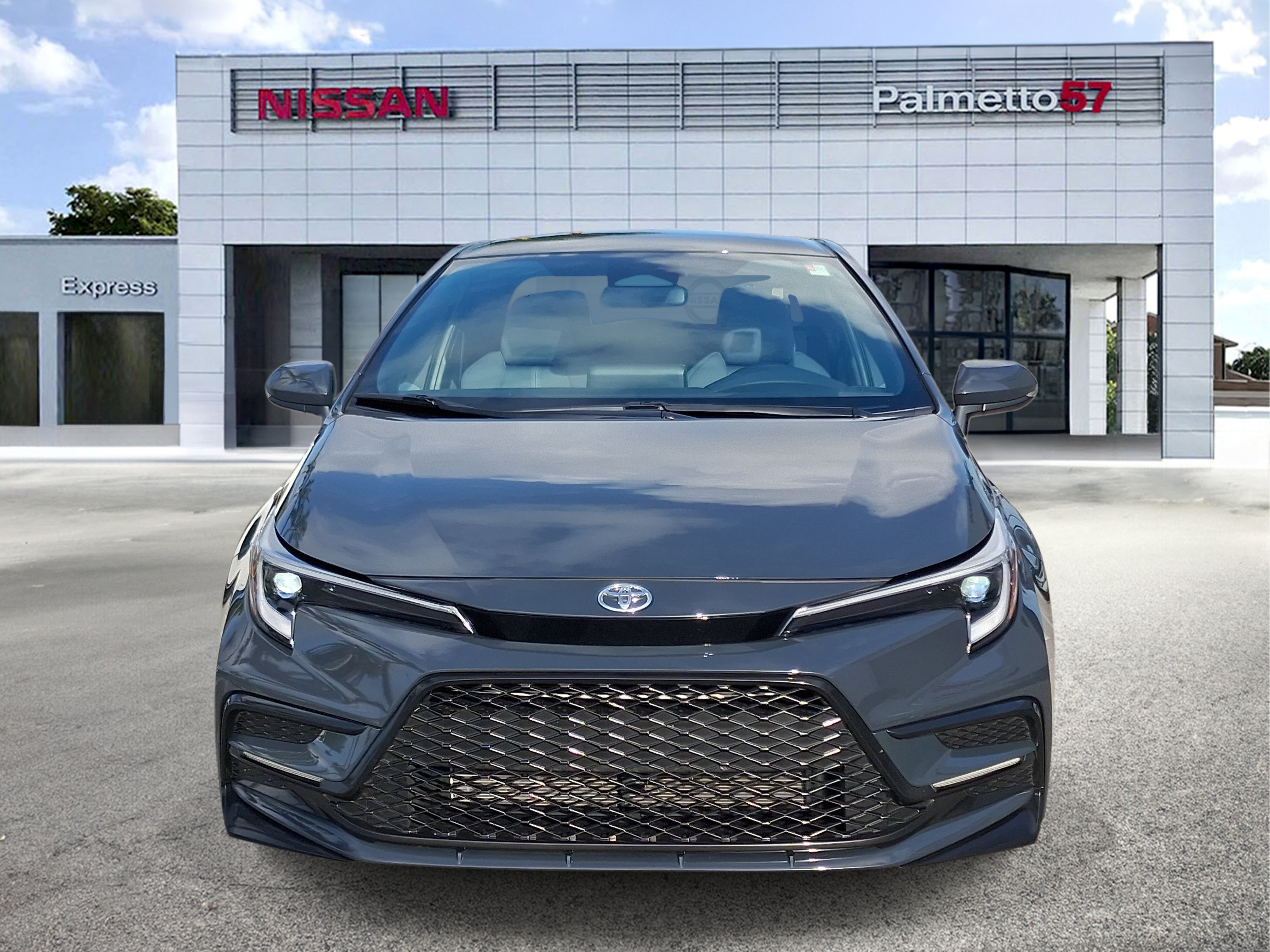 Used 2026  Toyota SE image 2