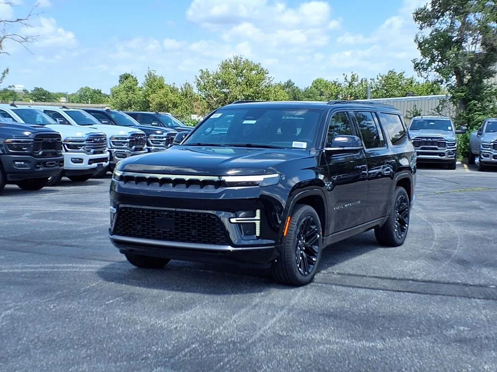 New 2026 High Gloss Black Exterior Paint Jeep Limited Reserve image 2