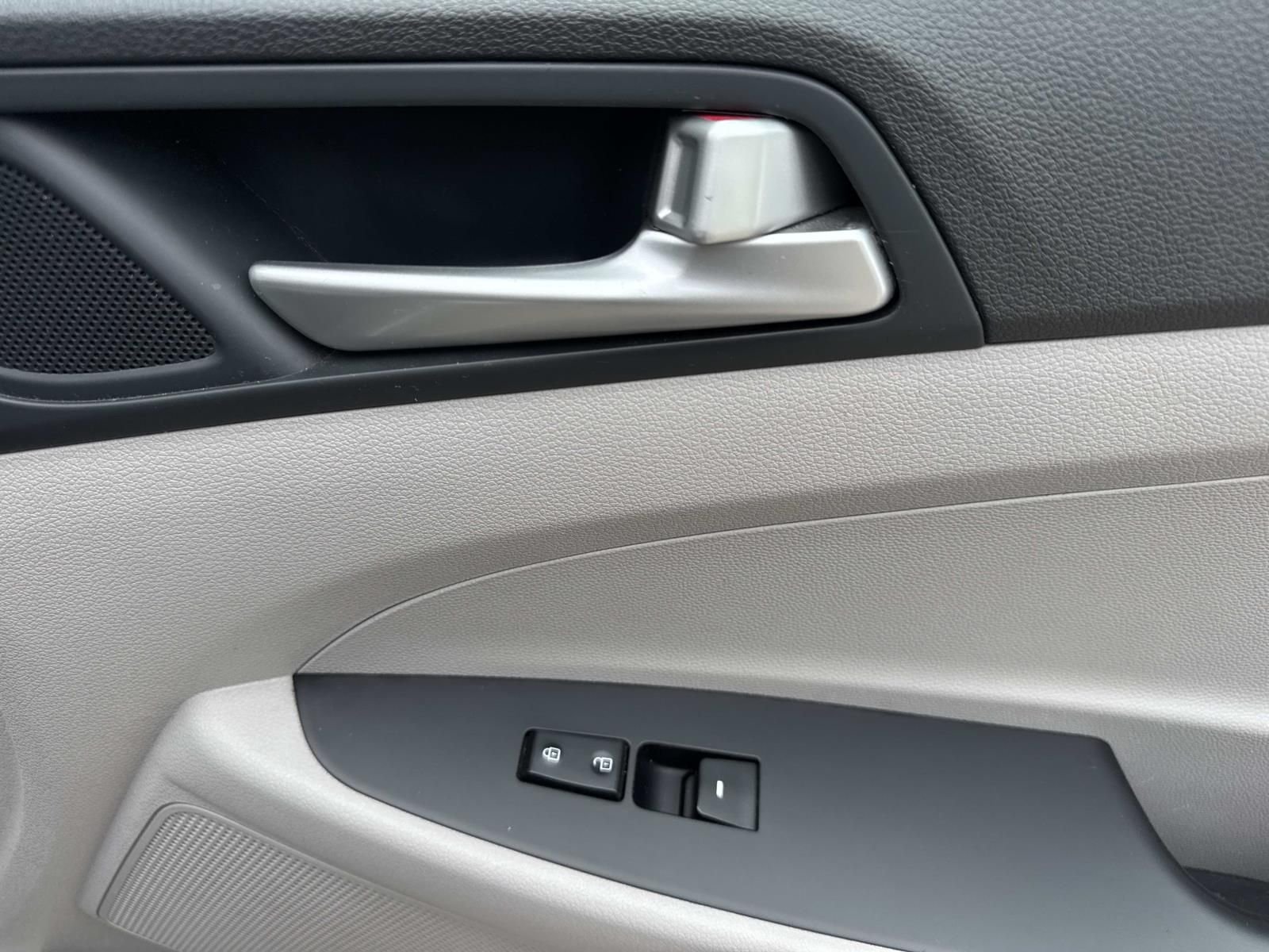 Used 2021 Silver Hyundai Value image 16