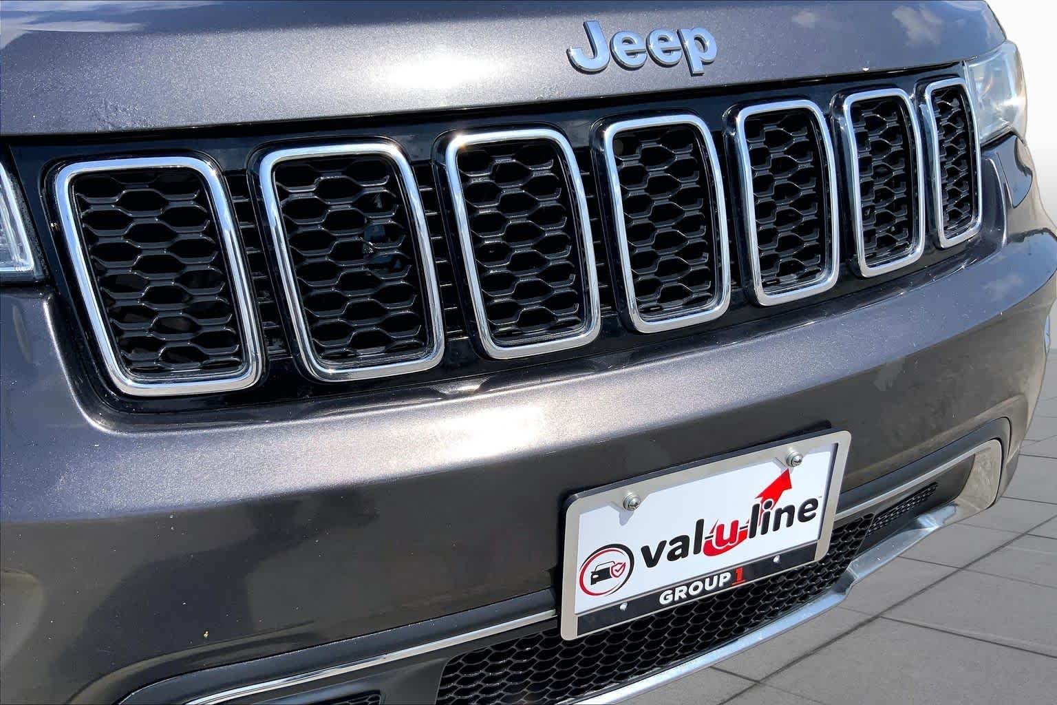 Used 2017 Granite Crystal Metallic Clearcoat Jeep Limited image 29