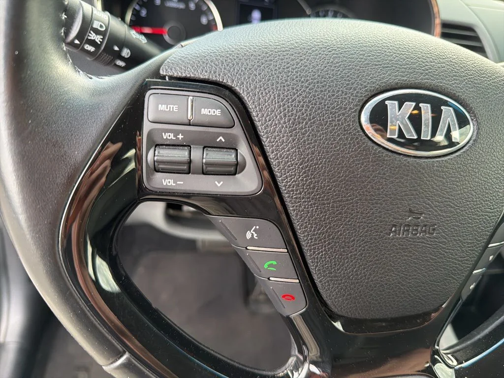 Used 2017 Black Kia EX image 43