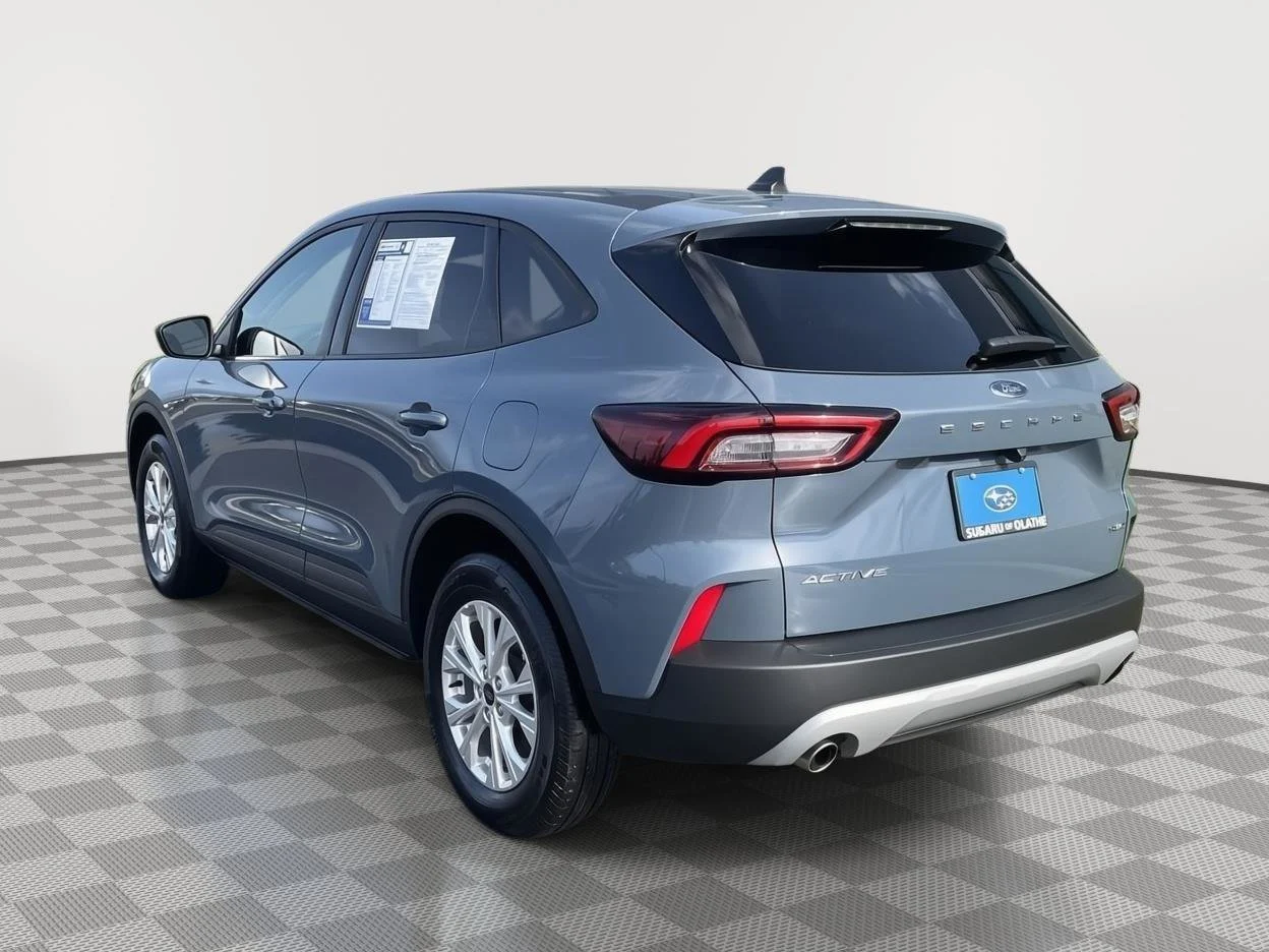 Used 2025 Vapor Blue Ford Active image 10
