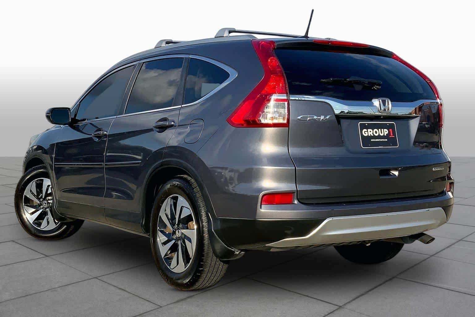 Used 2016 Modern Steel Metallic Honda Touring image 11