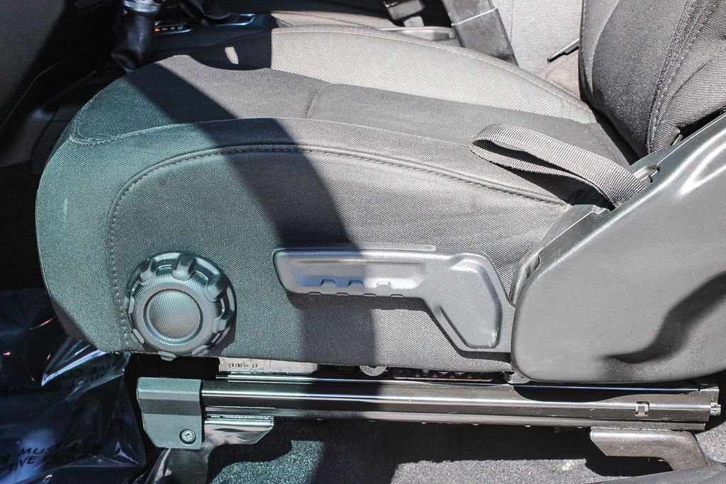 Used 2020 Bright White Clearcoat Jeep Sport S image 21
