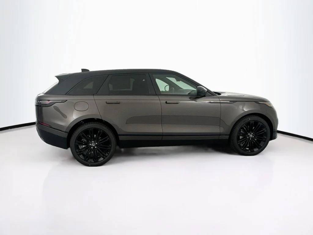 New 2026 Charente Grey Land Rover Autobiography image 4