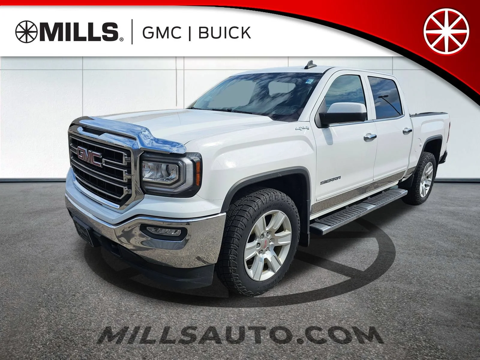 2017 GMC Sierra 4WD Crew Cab Short Box SLE's photo