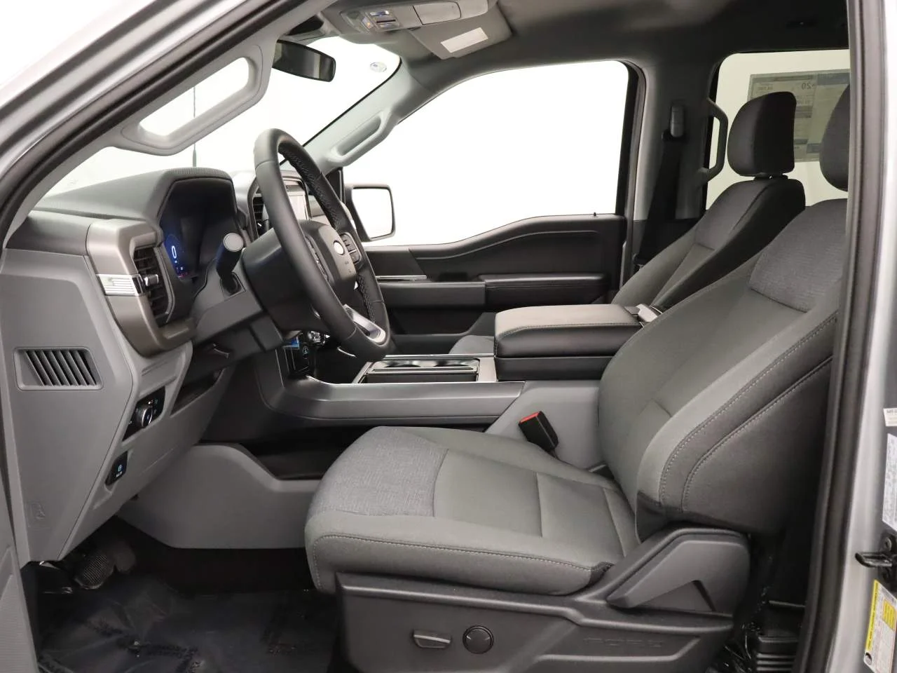 New 2026 Iconic Silver Metallic Ford XLT image 15