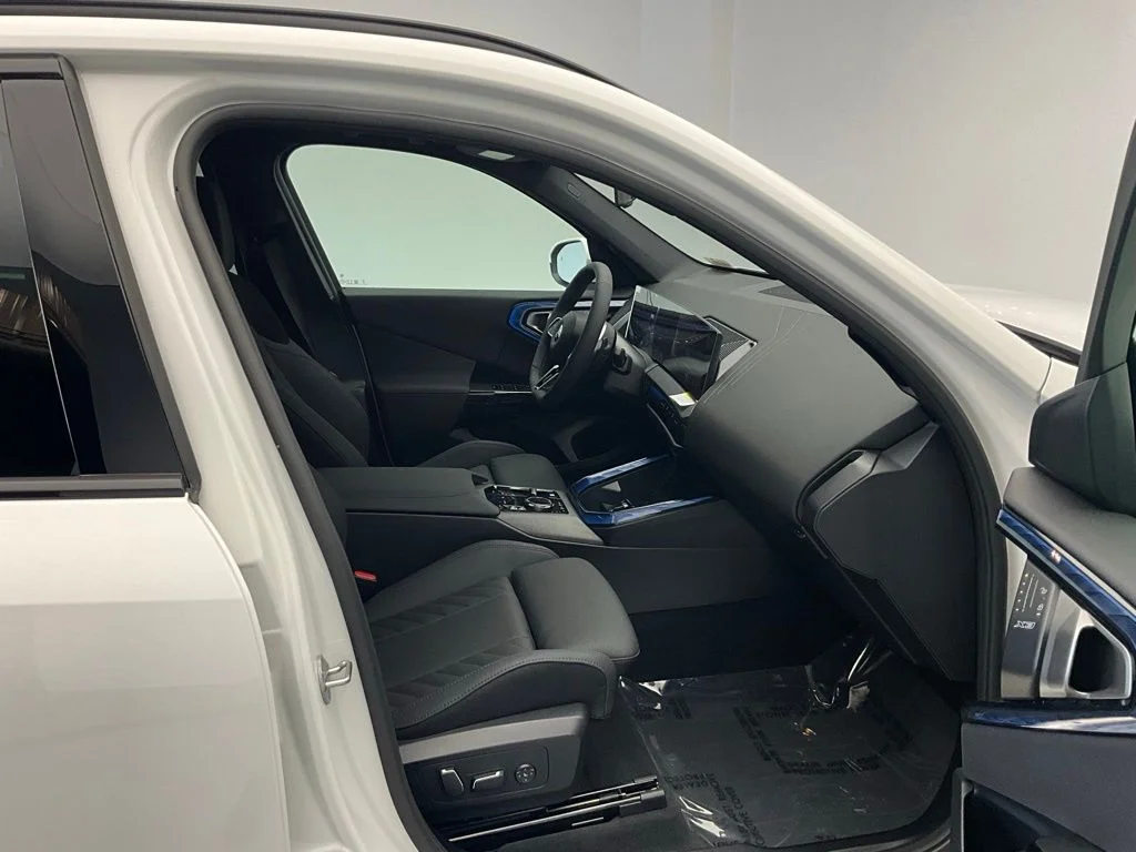 New 2026 Alpine White BMW 30 xDrive image 8
