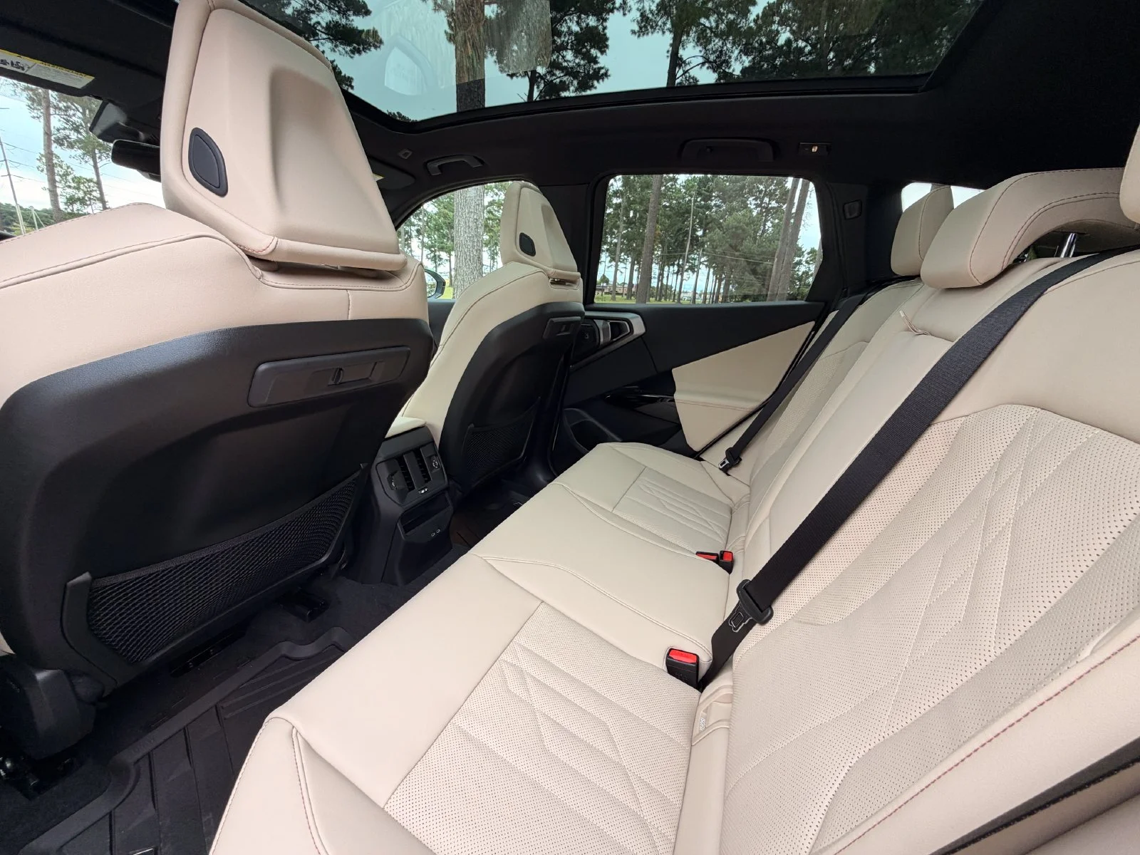 New 2026 Alpine White BMW M50 xDrive image 15