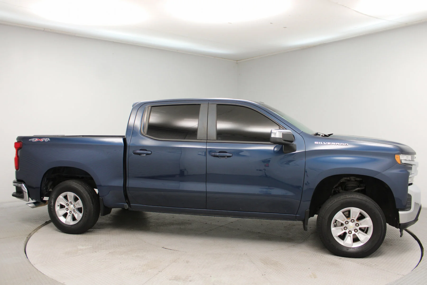 Used 2020 Northsky Blue Metallic Chevrolet 4WD Crew Cab 147 LT image 22
