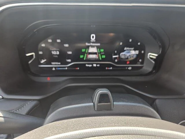 Used 2024 Summit White GMC Denali image 17