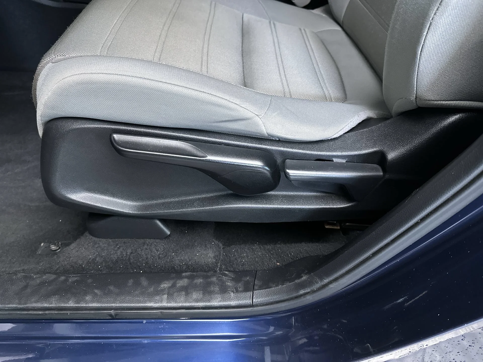 Used 2018 Obsidian Blue Pearl Honda LX image 14