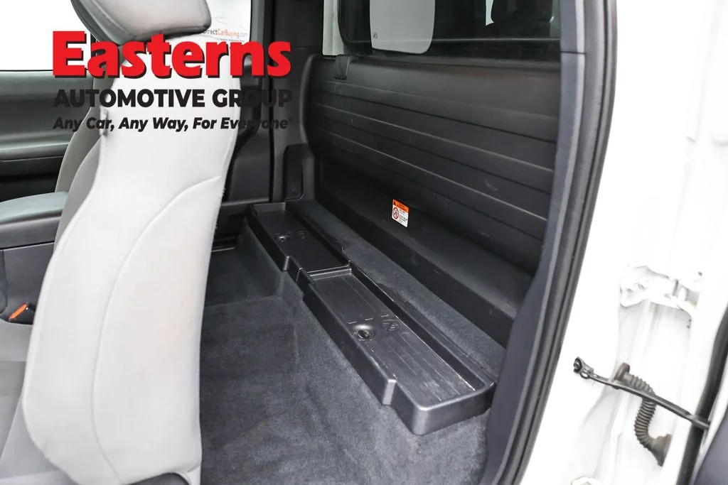 Used 2019 White Toyota SR image 21