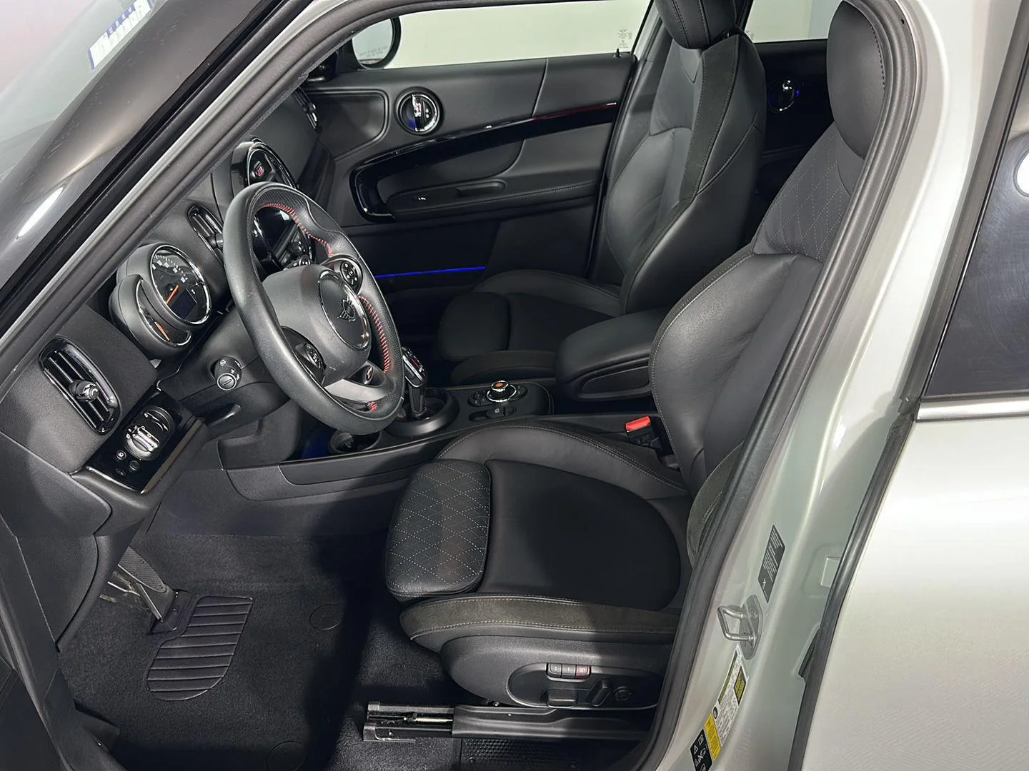 Used 2020 White SIlver Edition MINI Cooper S image 16