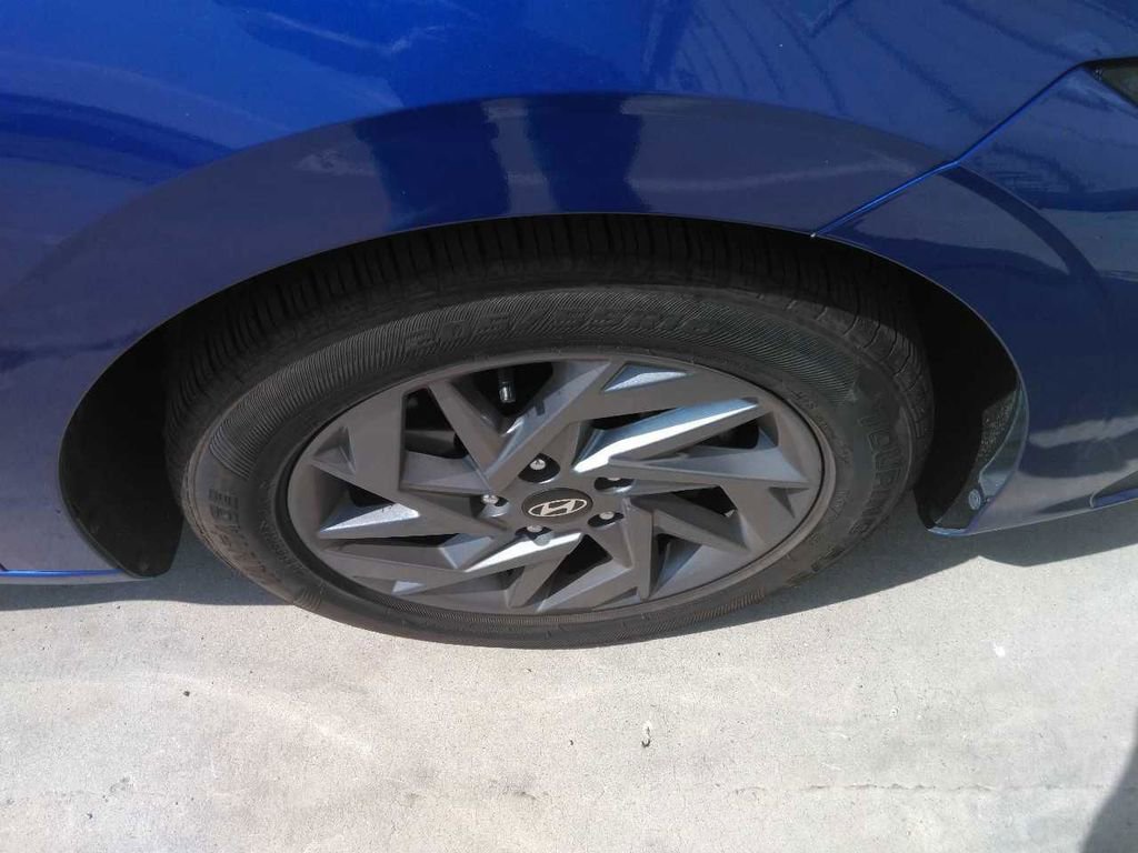 Used 2024 Blue Hyundai SEL image 3