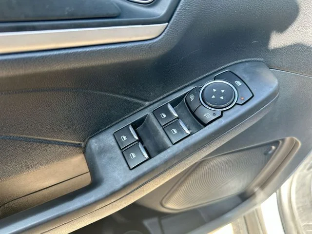 Used 2022 Silver Ford SE image 25