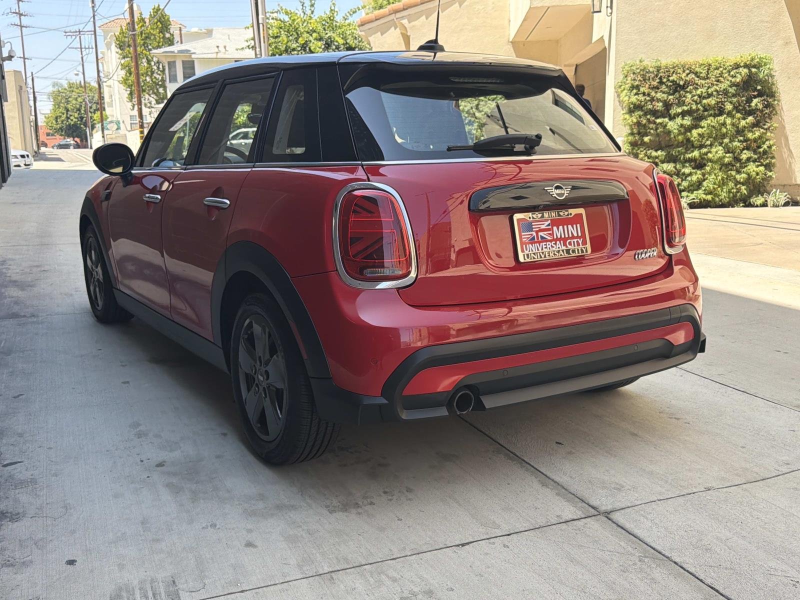 Used 2022 Chili Red MINI Cooper FWD image 3