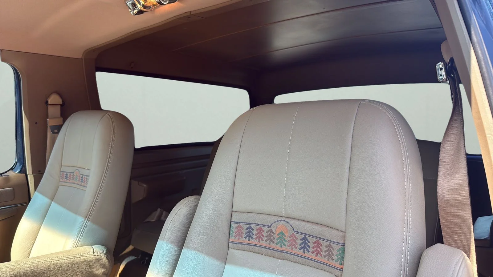 Used 1988  Ford XLT image 61