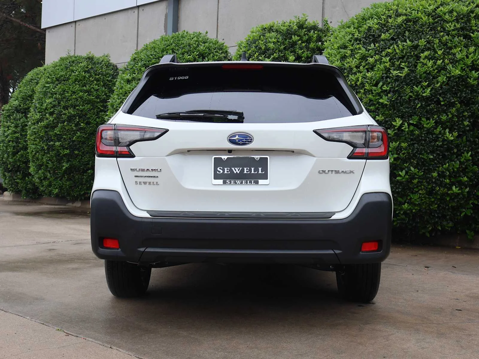 Used 2025 Crystal White Pearl Subaru Premium image 9