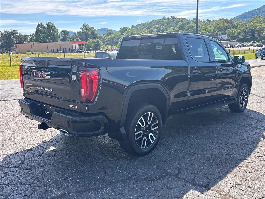 Used 2022 Black GMC AT4 image 8
