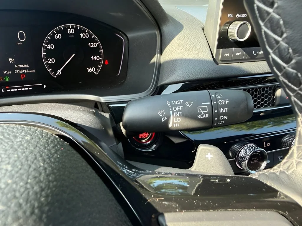 Used 2025  Honda Sport image 17
