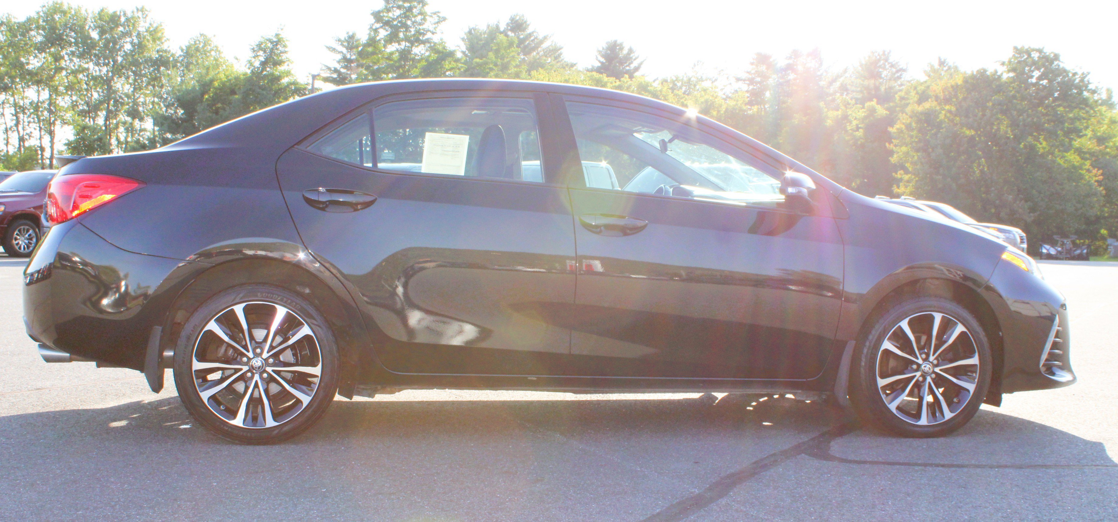 Used 2018 Black Toyota  image 7