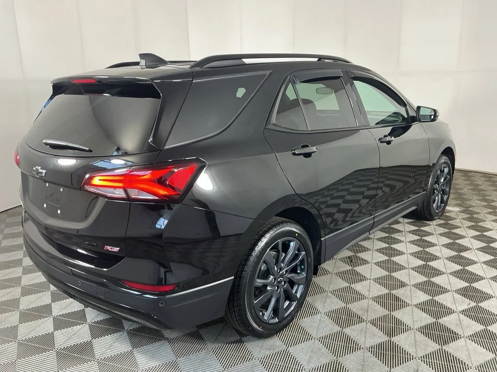Used 2024 Mosaic Black Metallic Chevrolet RS image 17
