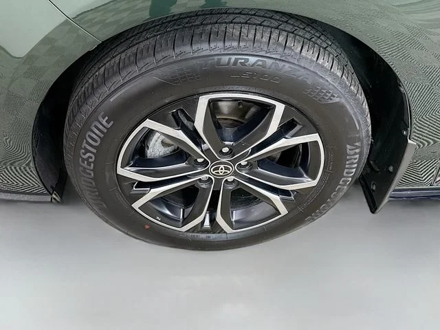 Used 2025  Toyota Platinum image 34