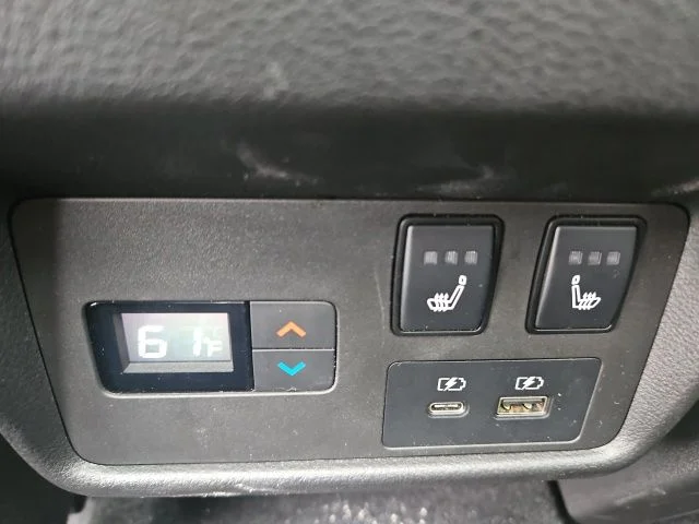 Used 2023 Black Nissan Platinum image 17