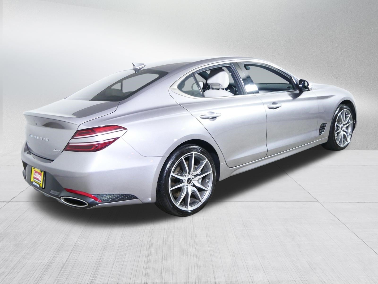 Certified Used 2024 Savile Silver Genesis 2.5T image 7