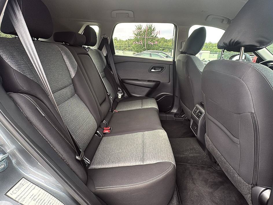 Used 2023 Gun Metallic Nissan SV image 5