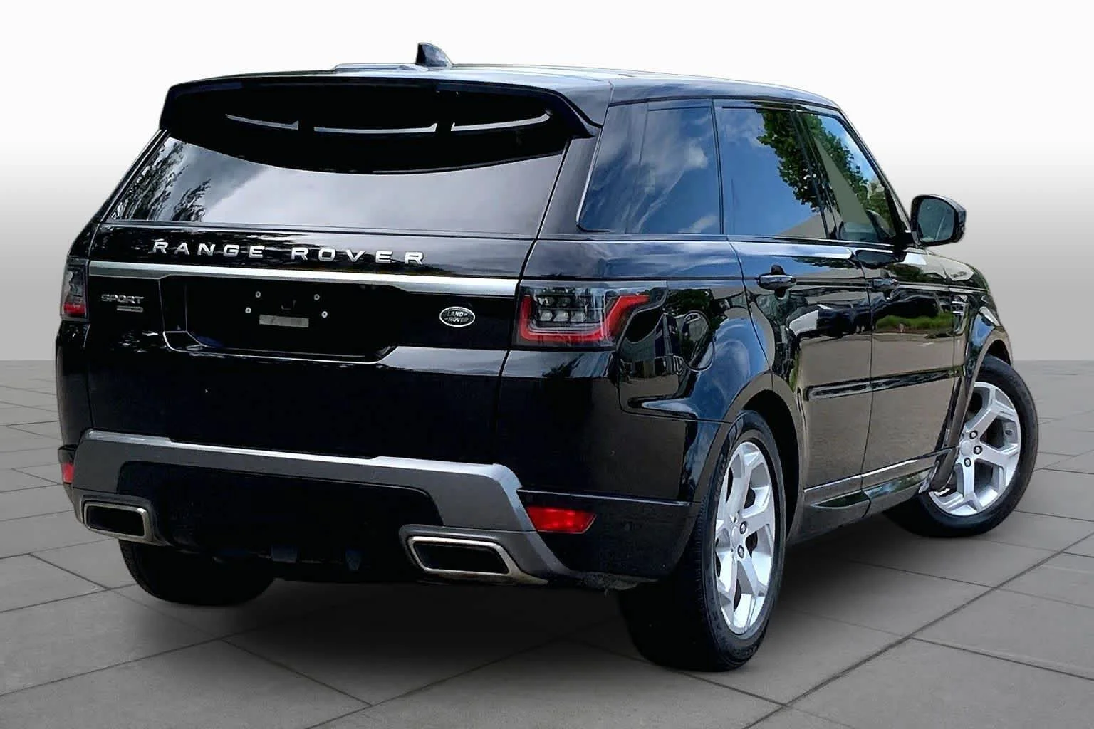 Used 2018 Narvik Black Land Rover HSE image 12