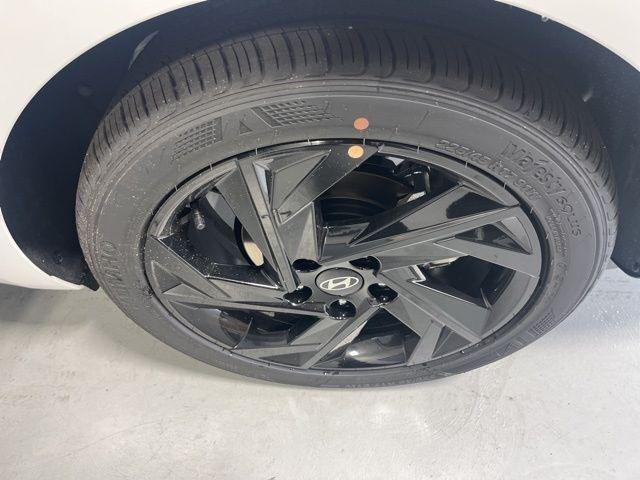 New 2026 White Hyundai SEL Sport image 27