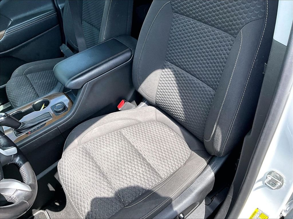 Used 2019 Summit White GMC SLE-2 image 10