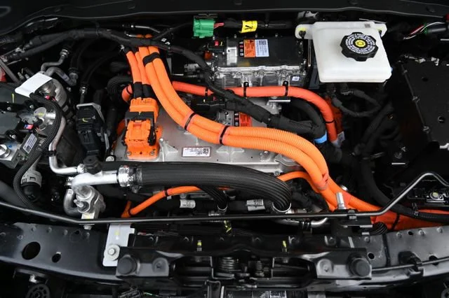 2027 Chevrolet Bolt RS - Photo 31