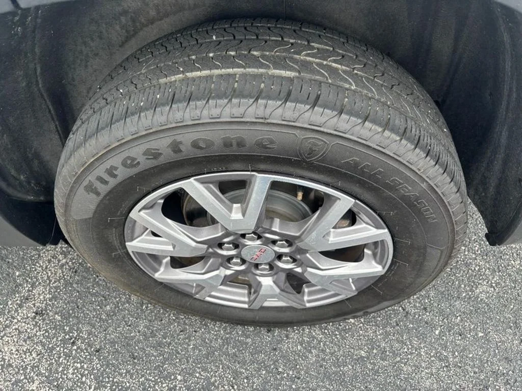 Used 2020 QUICKSILVER METALLIC GMC SLT image 8