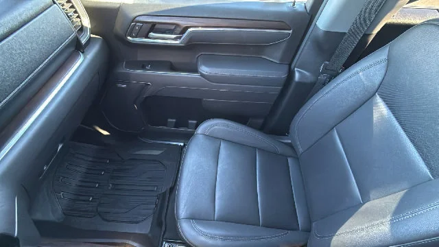 2025 GMC Sierra 1500 SLT - Photo 12