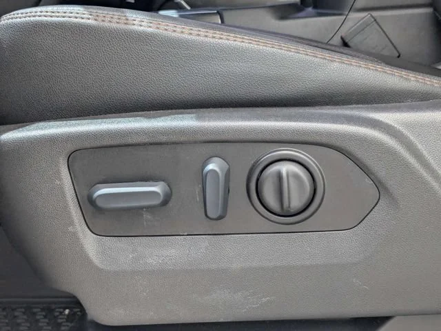 Used 2022 Summit White GMC AT4 image 20