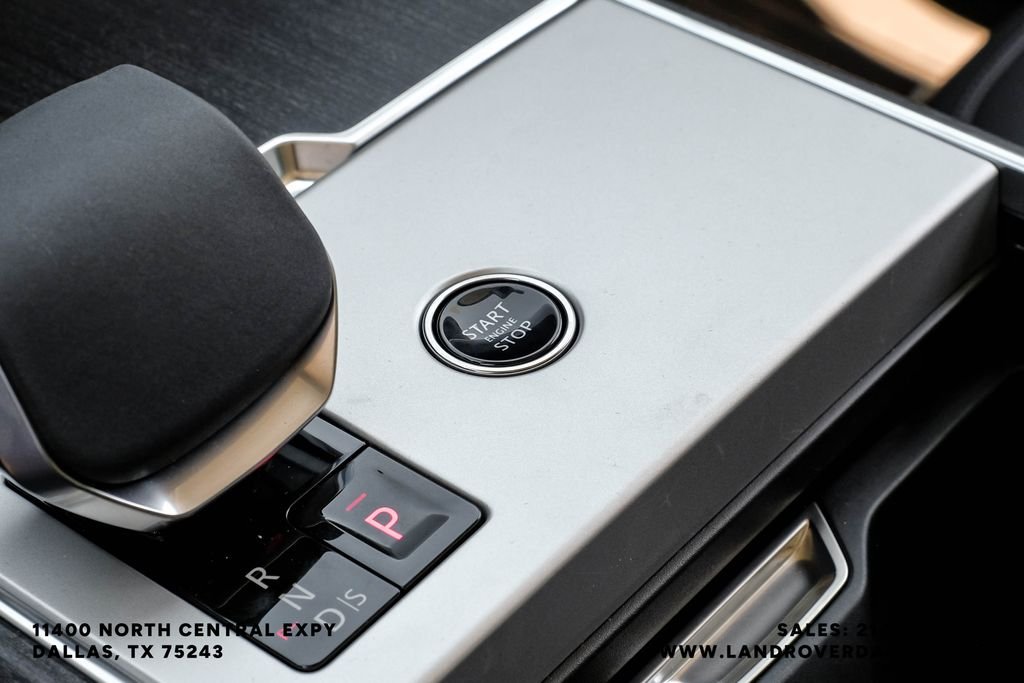 New 2026 Fuji White Land Rover SE image 22