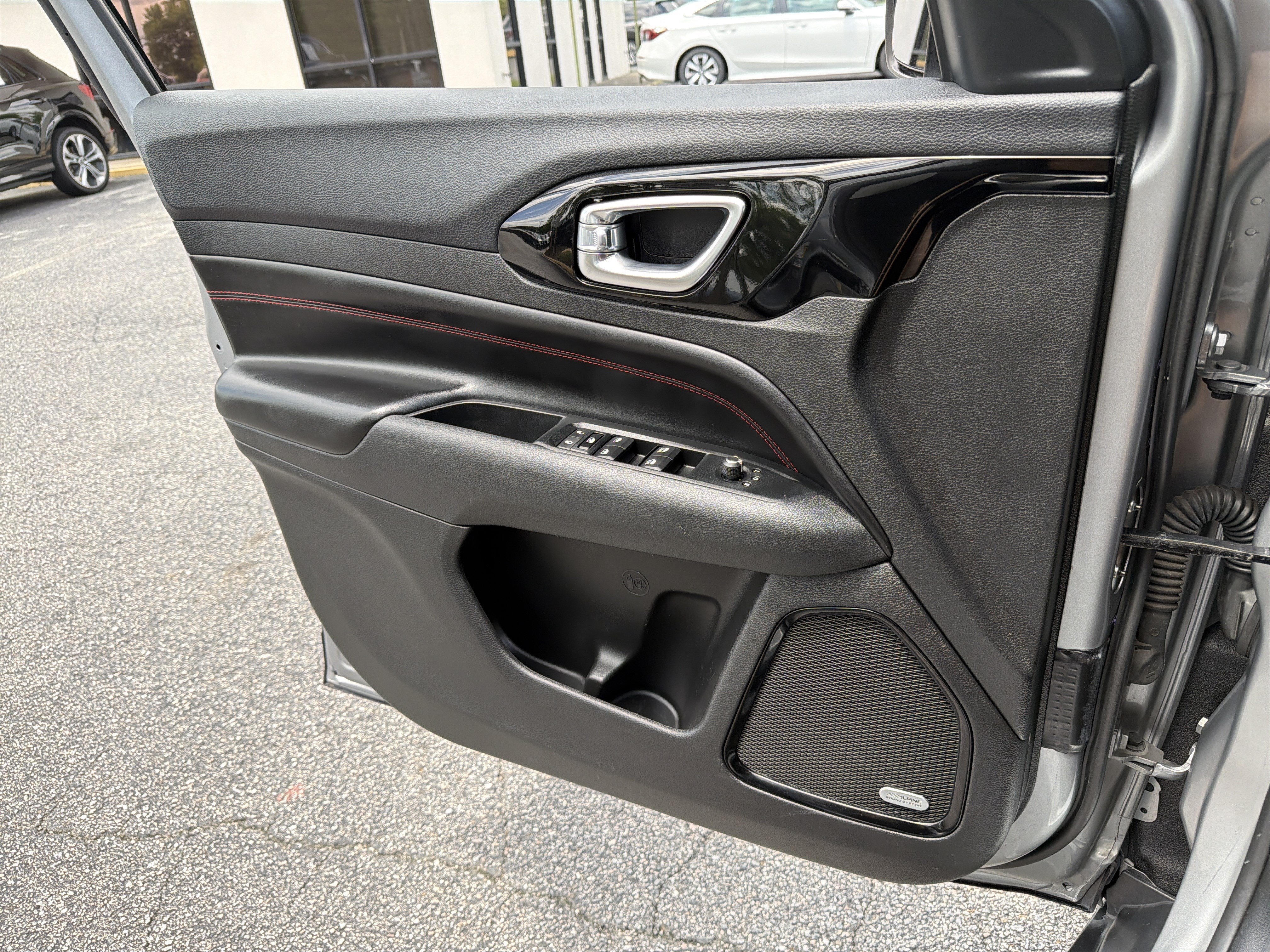 Used 2022 Billet Silver Metallic Clearcoat Jeep Trailhawk image 15